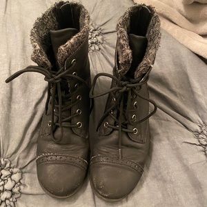 Women’s black boots